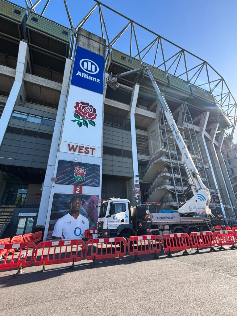 Specialist telecoms lifting
